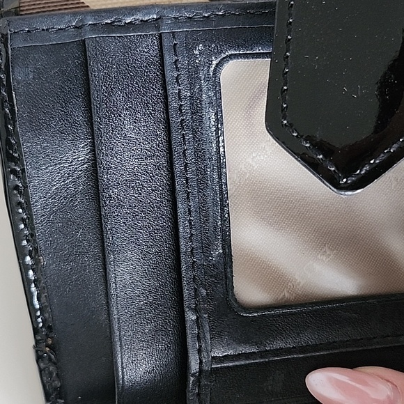 Authentic Nova Burberry wallet - Picture 5 of 7